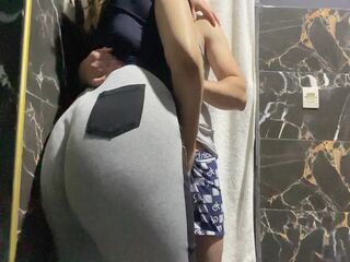 Big, sexy Arab ass 😋/مؤخرة عربية كبيرة مثيرة😋